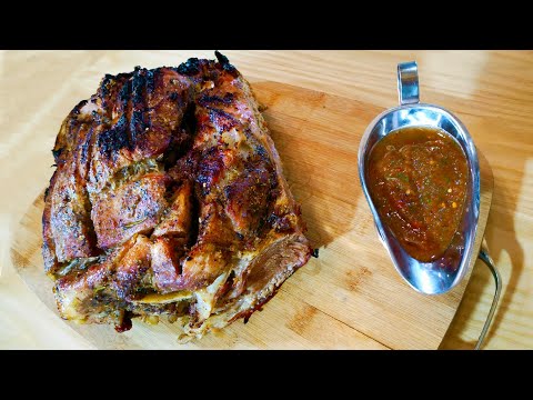 Видео: НЕРЕАЛЬНО ВКУСНАЯ Свиная лопатка в фольге на гриле | Лопатка свиная рецепт