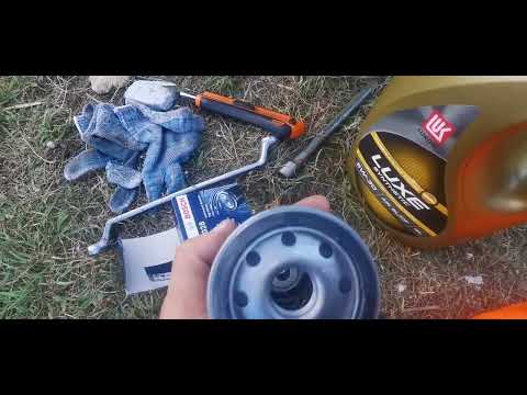 Видео: Замена масла и фильтра в двигателе тойота приус 20