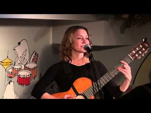 Видео: Булат Окуджава - Капли датского короля.