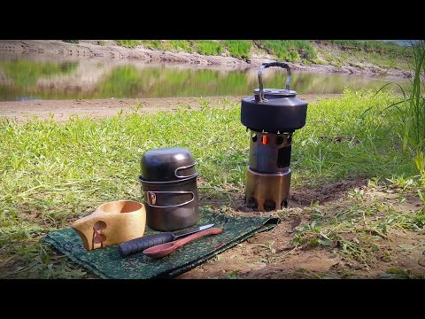 Видео: Поход выходного дня. Обед у реки на печке щепочнице.