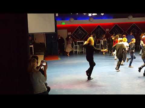 Видео: Гръцко хоро Сервико, Kritiko Serviko, Κρητικό Σέρβικο