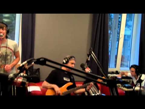 Видео: КОНЕЦ ФИЛЬМА - Весна (Live @ "Живые", НАШЕ Радио)