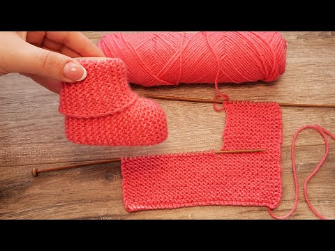 Видео: Простая модель пинеток спицами для начинающих мам) Easy beby booties knitting pattern