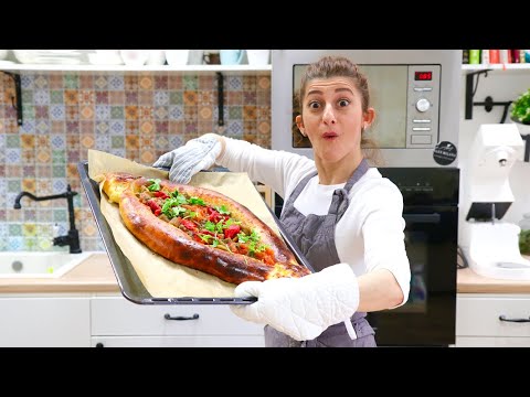 Видео: ГИГАНТСКИЙ ХАЧАПУРИ ПО-АДЖАРСКИ С ОВОЩАМИ И СЫРОМ