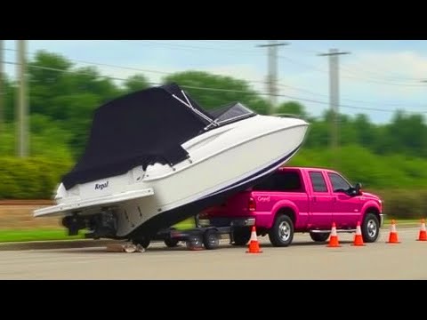 Видео: Полные идиоты у лодочного спуска!