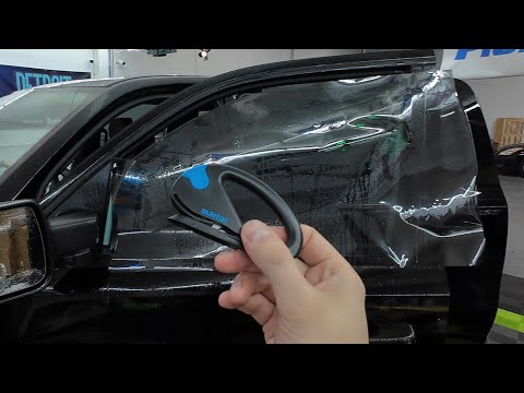 Видео: Безопасная резка тонировки стекол без разрезания автомобиля