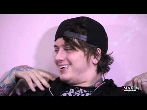 Видео: Русские клипы глазами Asking Alexandria