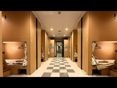 Видео: Пробуем паром в капсульном отеле в Японии | 18 часов за 85 долларов | Токио — Токусима