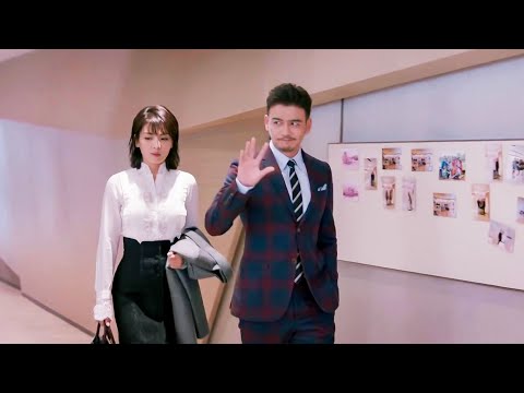 Видео: Президент заявил перед всеми сотрудниками, что Золушка — его невеста.