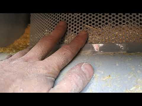 Видео: сенорезка + зернодробилка 5.5 кВт тест по соломе. решето 4 мм