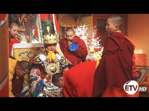 Видео: Монголд ганцхан “Жанчивдэнчилэн” хийдэд Чойжин буух зан үйл болдог.