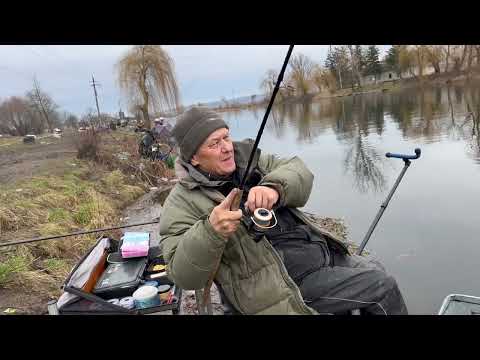 Видео: Перший Зимовий Кубок ветеранів Бурштин.