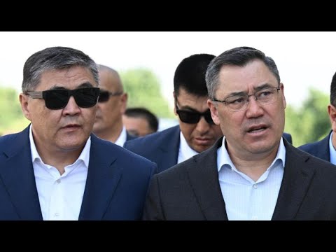 Видео: Садыр Жапаров и Камчыбек Ташиев посмотрели новые жилые комплексы в Сузаке