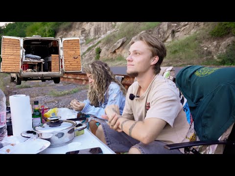 Видео: С приятелката ми живеем в БУС из Родопите | Ден 1