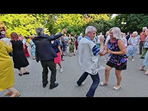 Видео: 23.06.24г..."А Первое Слово Дороже Второго"... звучит на танцполе в Гомеле...