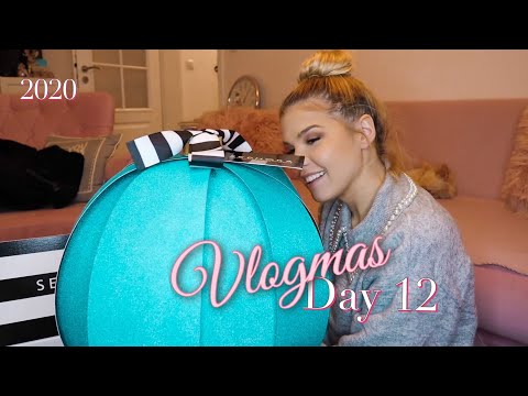 Видео: ❄️⛸ VLOGMAS 12 - Най-красивата коледна пратка 😍🙈