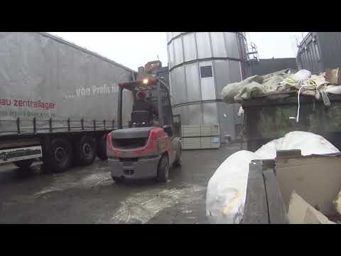 Видео: РАБОТА НА ДИЗЕЛЬНОМ ПОГРУЗЧИКЕ Тойота