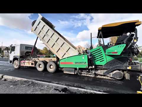 Видео: Ленин көчөсүнө асфальттын экинчи катмары басылууда. Дрондон тартылган видео