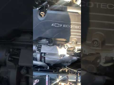 Видео: Замена датчика кислорода на входе в двигатель Chevrolet Malibu 2017 года