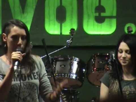 Видео: Мастер класс от Лу (LOUNA, TRACKTOR BOWLING) 21 февраля 2012 года