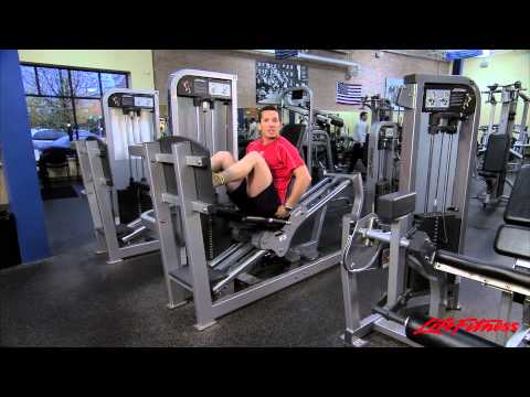 Видео: Тренажер "Жим ногами сидя". Серия Hammer Strength Select