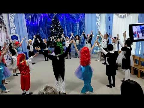 Видео: Хоровод Стежинками чарівними старша група