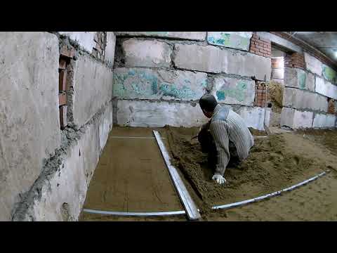 Видео: №2. песчаная подушка по маякам, подготовка под стяжку