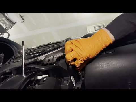 Видео: Инструкции по замене магнитолы Lexus RX350 RX450h 2010-2015 гг.