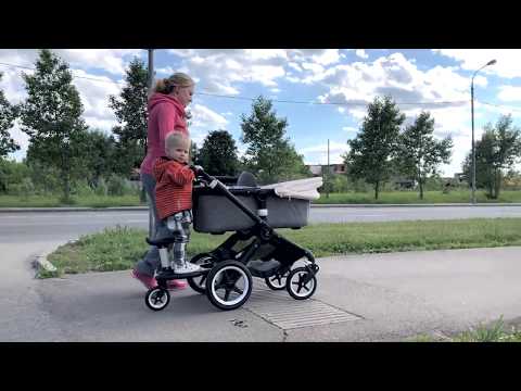 Видео: Новорожденный 2 недели. Купание новорожденного. 1 месяц ребенку.