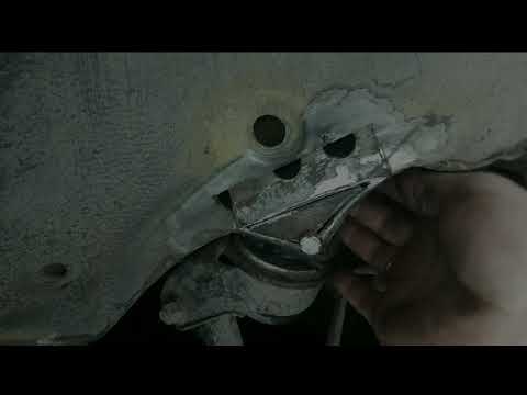 Видео: W124. Варим крепление подрамника. "Каблук"