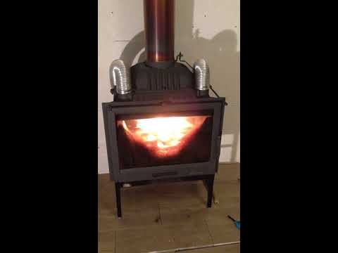 Видео: Каминная топка Nordflam La Braise 700 CDP