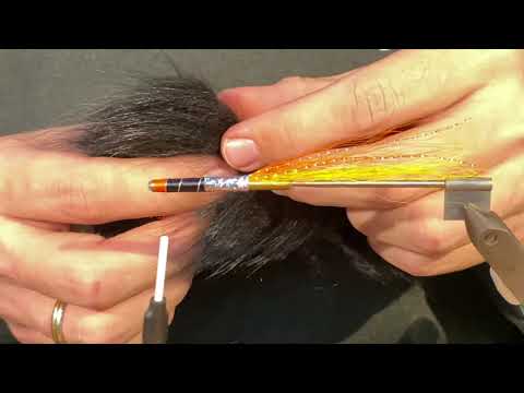 Видео: Смотрите очередной выпуск "Молчаливого" вязальщика. Мушка Cascade tube.