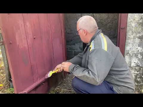 Видео: Из города в село. Ещё раз о воротах в гараж. Первые плодовые деревья на участке. Так и проходят дни!