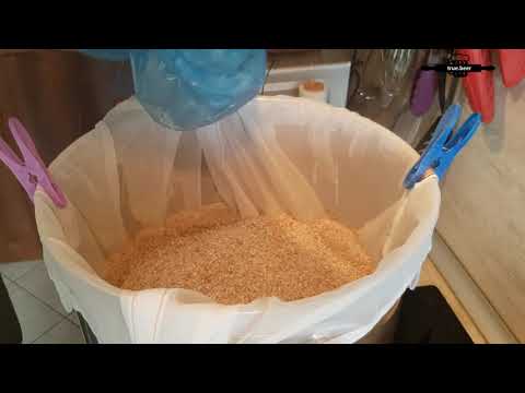 Видео: Домашна бира - Озахаряване в торба (mashing in brewbag)