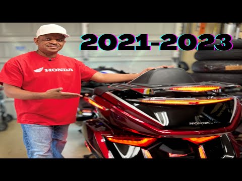 Видео: Установка светодиодной подсветки Goldstrike на багажник Honda Goldwings 2021-2023 годов