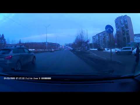 Видео: Гонщик на улицах Ижевска