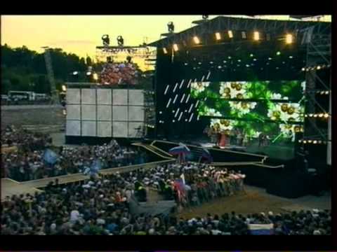 Видео: Зара и Алексей Чумаков- "Ты на ромашке не гадай"