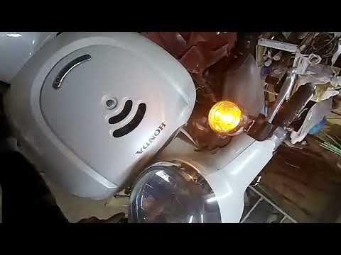 Видео: Honda Jiorno AF 70 Ремонт