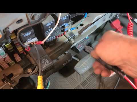 Видео: 2002 F250 SD: случайная остановка двигателя и отсутствие связи с PCM. 7.3 Powerstroke Diesel, час...