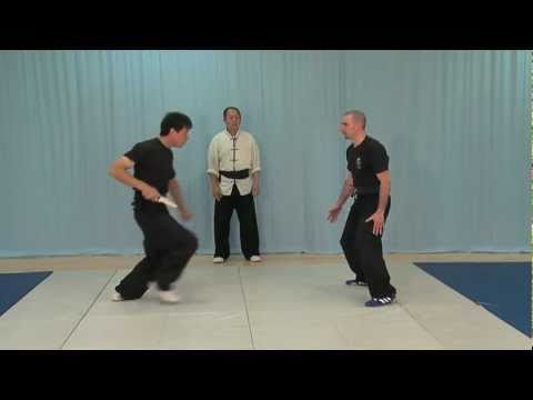 Видео: Защита от ножа – традиционные техники (кинжал YMAA) Ян Цзвин-Мин