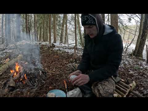 Видео: Готовлю бургеры на костре!