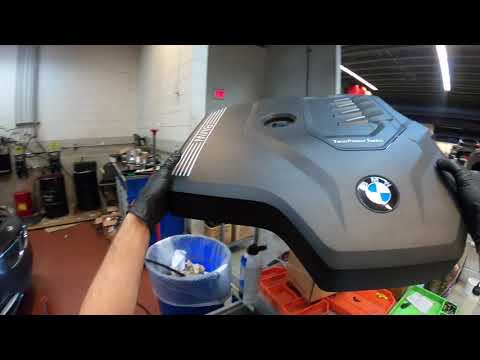 Видео: BMW 330i (G20) 2019-2021 обслуживание масла [ КАК ] #3series #bmwDIY #f30