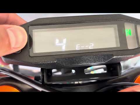 Видео: Настройка универсальной приборной панели на питбайк эндуро