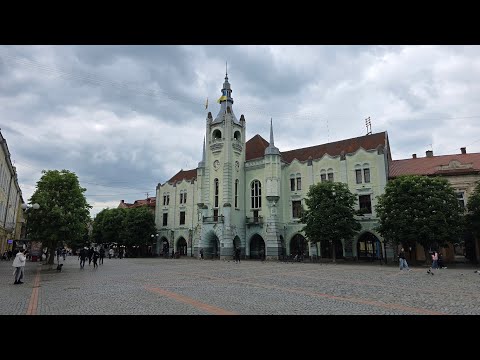 Видео: Прогулянка центром Мукачева. Атмосфера міста 9.05.2025