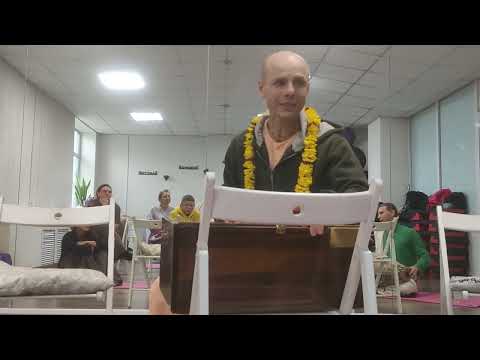 Видео: ПраздникГовардханаПуджа.УходШрилыПрабхупады.Е.М.Шачисута Прабху. 26.10.2025. Киртан и начало лекции.