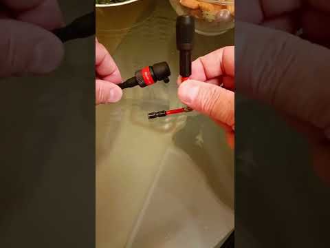 Видео: Адаптер 1/4" HEX на Quik-Lok Milwaukee 48281000,  Магнитный держатель для бит Milwaukee 4932459398