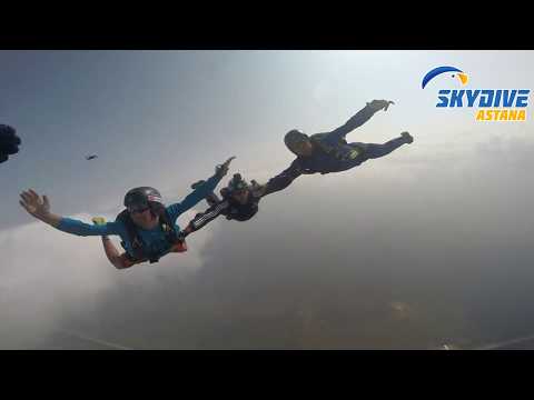 Видео: С крыла АН-2 прыжок с парашютом. Skydive from An-2 wing.