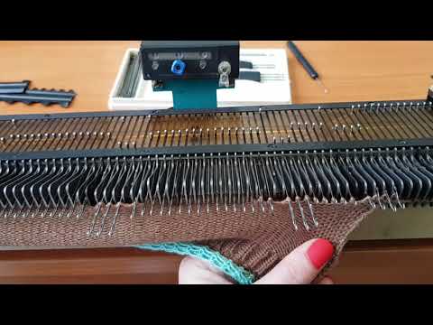 Видео: #Шапка пятиклинка на вязальной машине СЕВЕРЯНКА