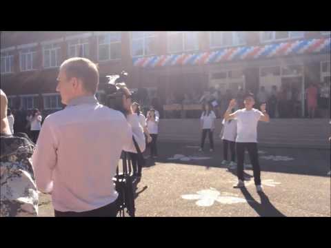 Видео: K-pop танец на последний звонок