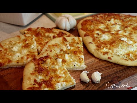 Видео: ЧЕСНОВА ПЪРЛЕНКА С КАШКАВАЛ И СИРЕНЕ/ЛЕСНА РЕЦЕПТА/CHEESY GARLIC PIZZA BREAD/EASY RECIPE